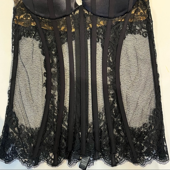 La Perla NWT black satin and lace corset - Picture 2 of 9